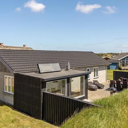 Ludwik - 150m From The Sea By Interhome *